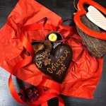 Шоколадово Сърце с послание и бонбони